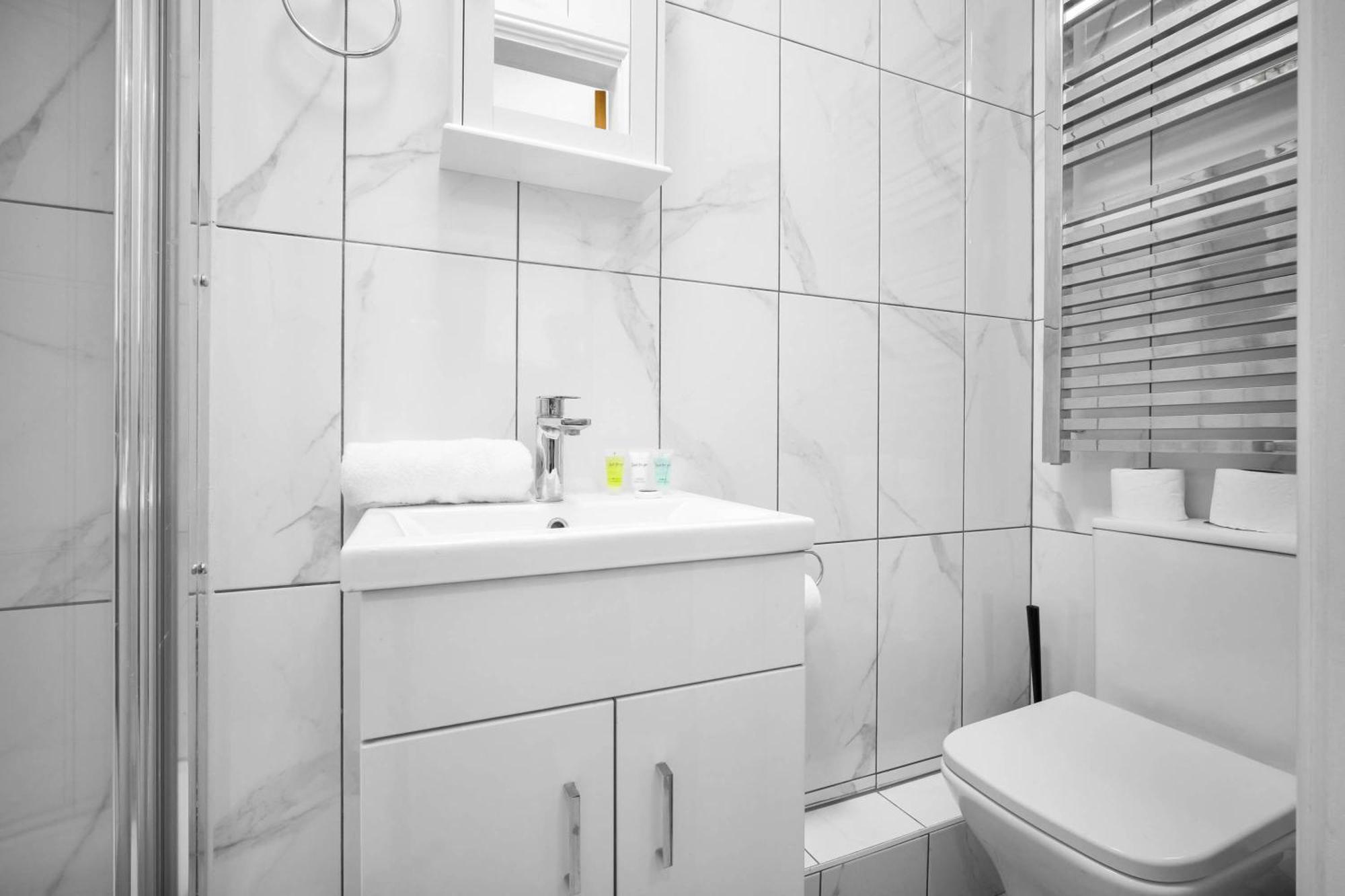 Luxury Apartment - Wifi - Smart Tv - Near City Centre - 2Mr Birmingham Rum bild